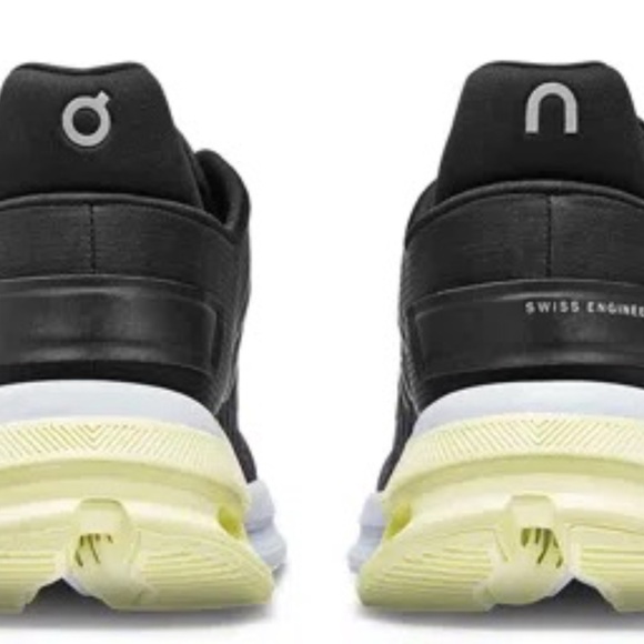 NWT ON Running  Cloudnova Flux Black/Hay 10 - Picture 4 of 8